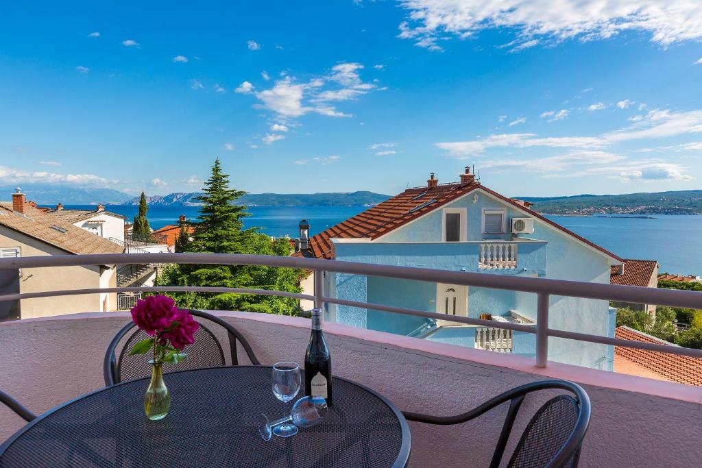 Romantisches Apartment nur 500 Meter zum Sandstrand mit Meerblick, Klima, WiFi