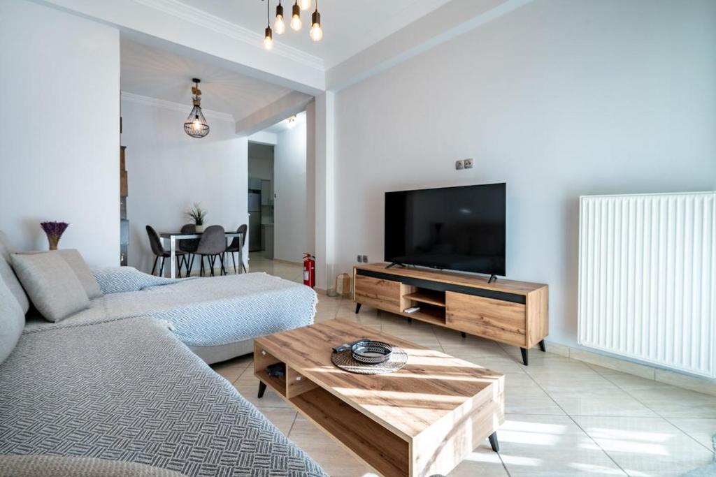 Central Nea Smyrni 2BR Apt-Near Transport by ΜΡS