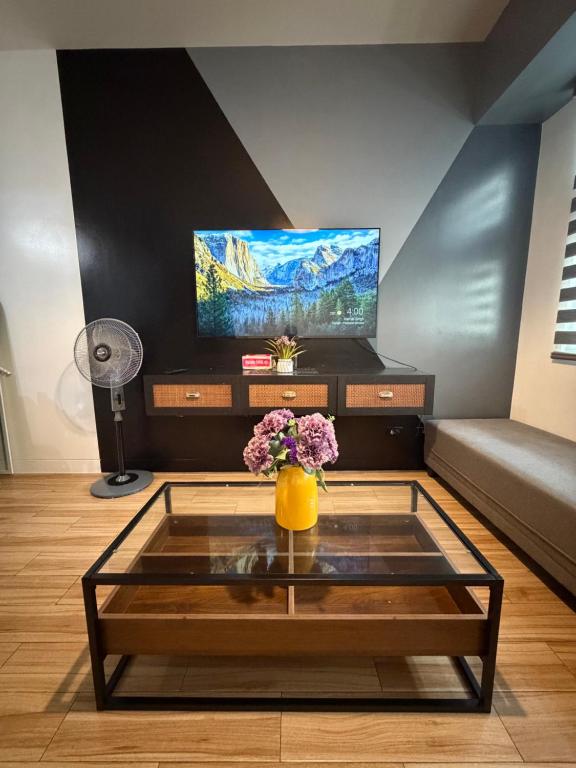 Et tv og/eller underholdning på Holland Park Condominium