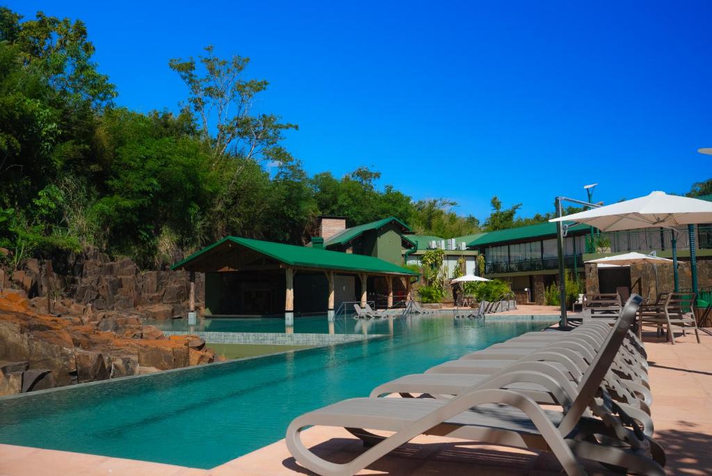 Hồ bơi trong/gần Iguazu Jungle Lodge