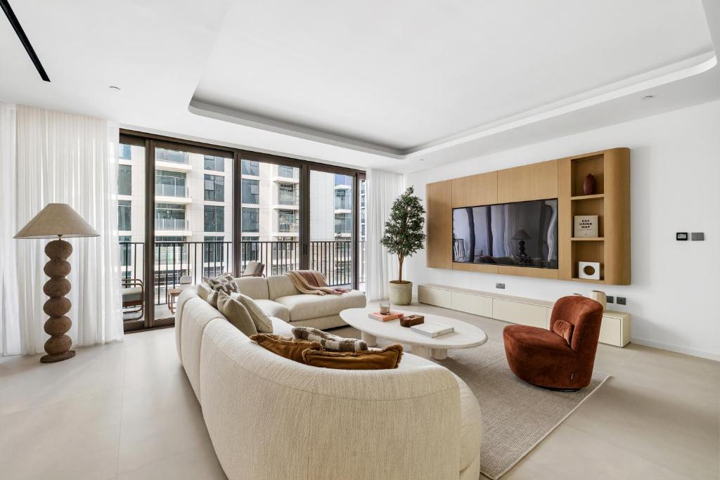 Upscale City Walk 3BR plus Maid Near Dubai Mall, Dubai (updated prices ...