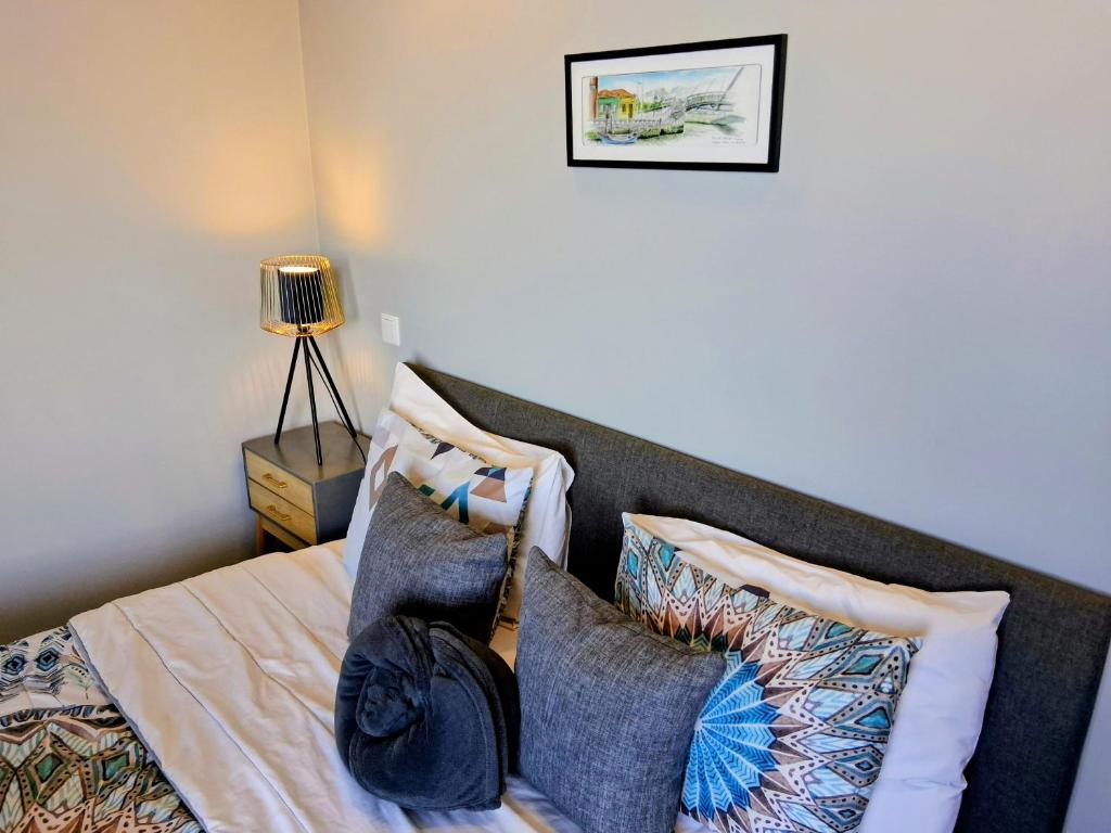 White Design Apartment - 10