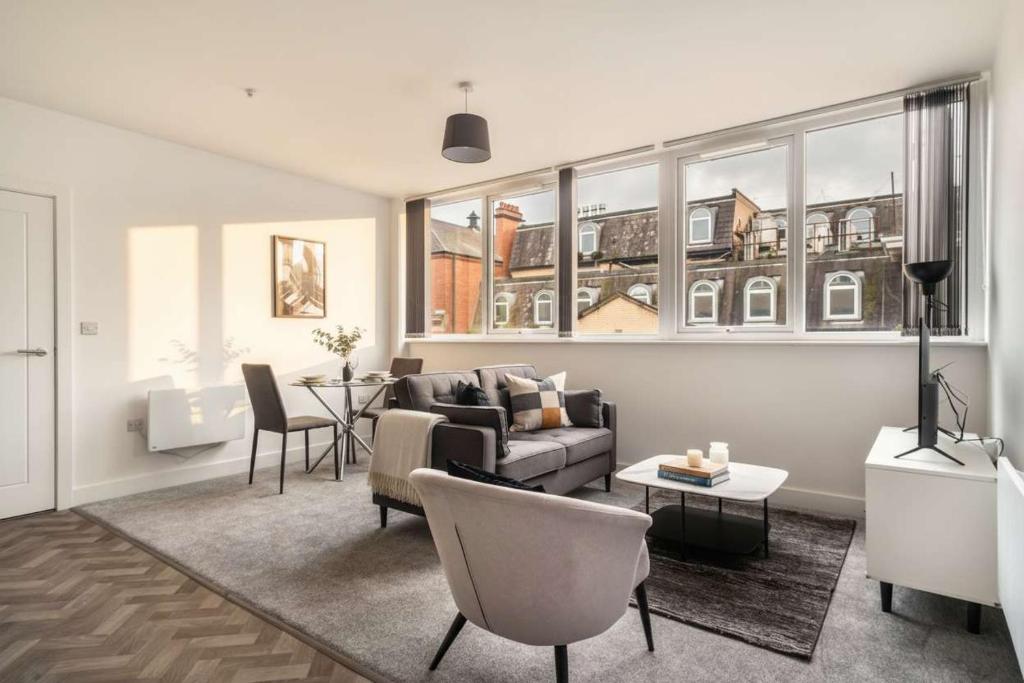 Et opholdsområde på Modern 1 Bed Apartment in Central Wrexham