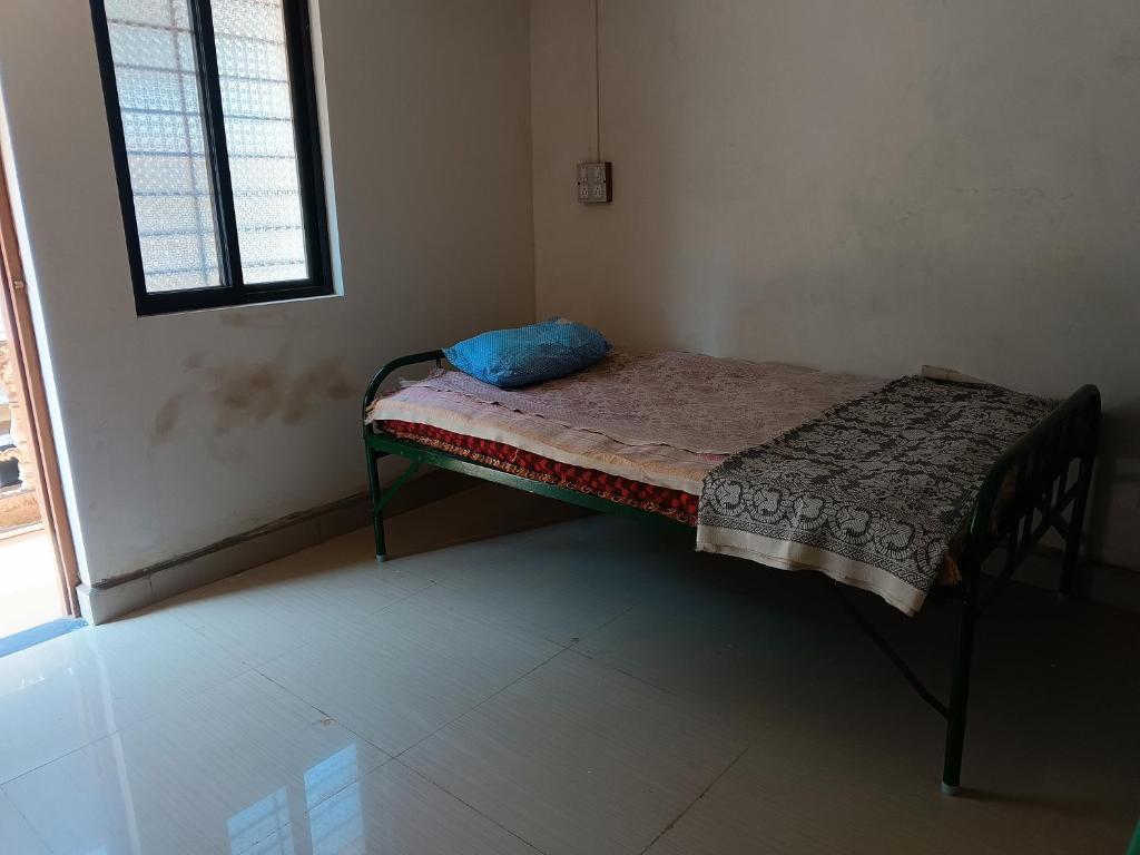 En eller flere senge i et værelse på Solo 1BHK stay No sharing full privacy