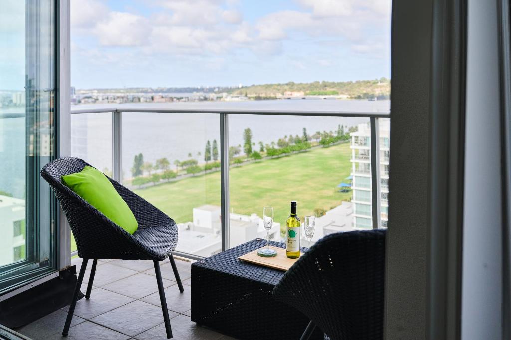 46 Stunning Luxury Penthouse Designs with Sky-High Style