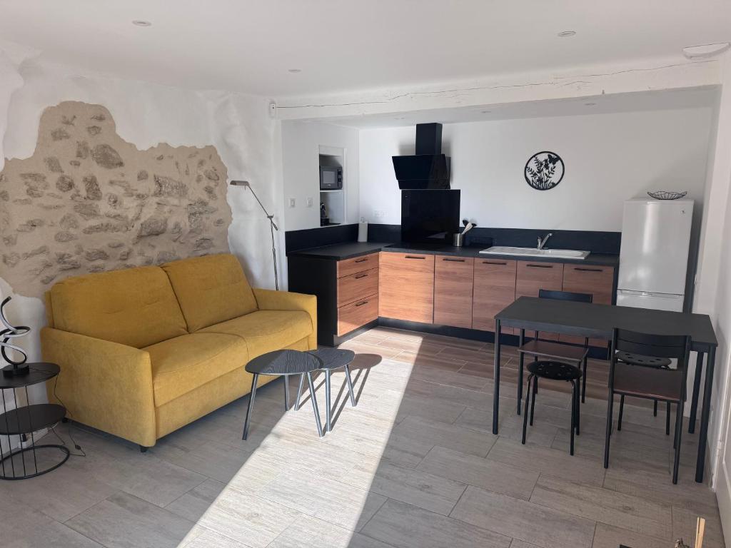 Køkken eller tekøkken på Studio Rénové de Charme en Provence