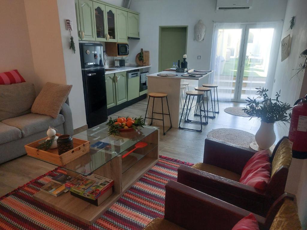 Kuchyň nebo kuchyňský kout v ubytování Casa da Ermida Cottage with Jacuzzi and fantastic views