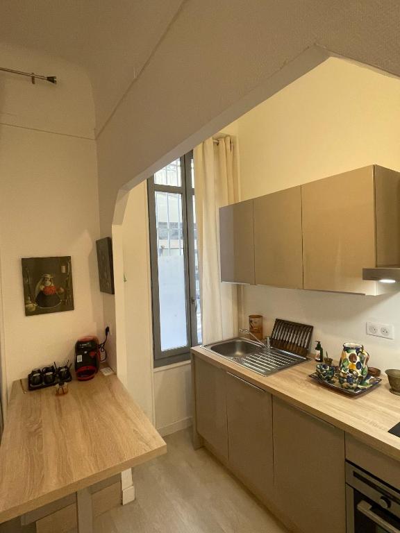 Kuchyň nebo kuchyňský kout v ubytování T2 calme centre Aix Clim Fibre