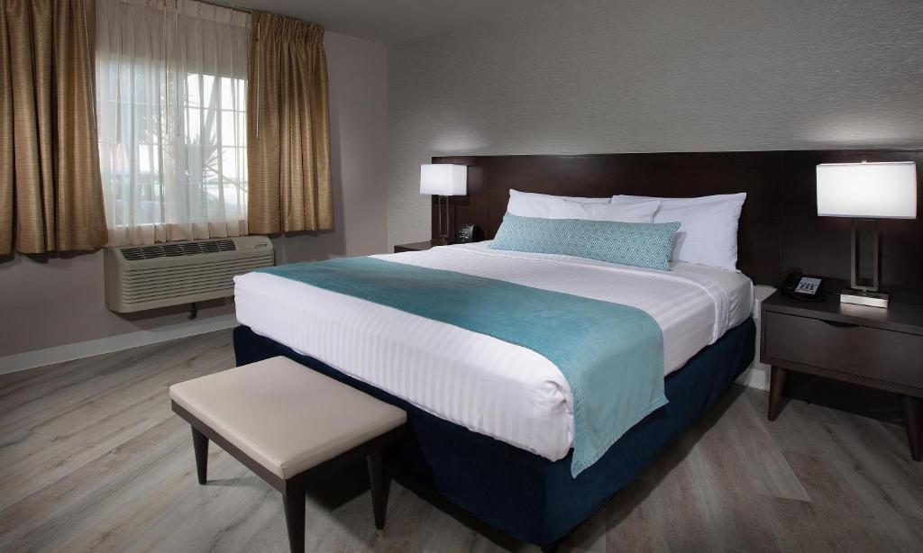 Safari Inn, a Coast Hotel - 