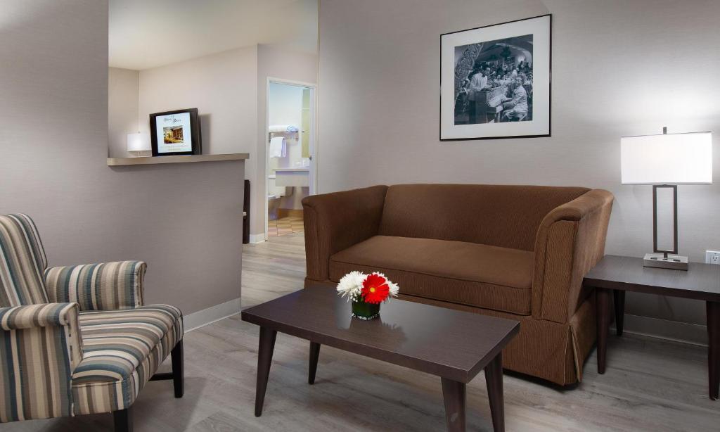 Safari Inn, a Coast Hotel - 