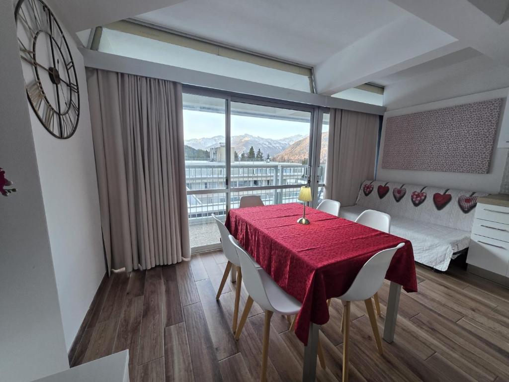 Nespecifikovaný výhled na hory nebo výhled na hory při pohledu z apartmánu