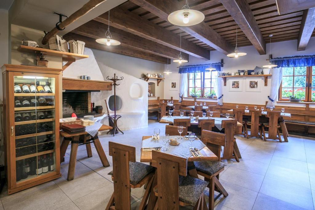 Restaurace v ubytování Hotel a restaurace U Vychopňů
