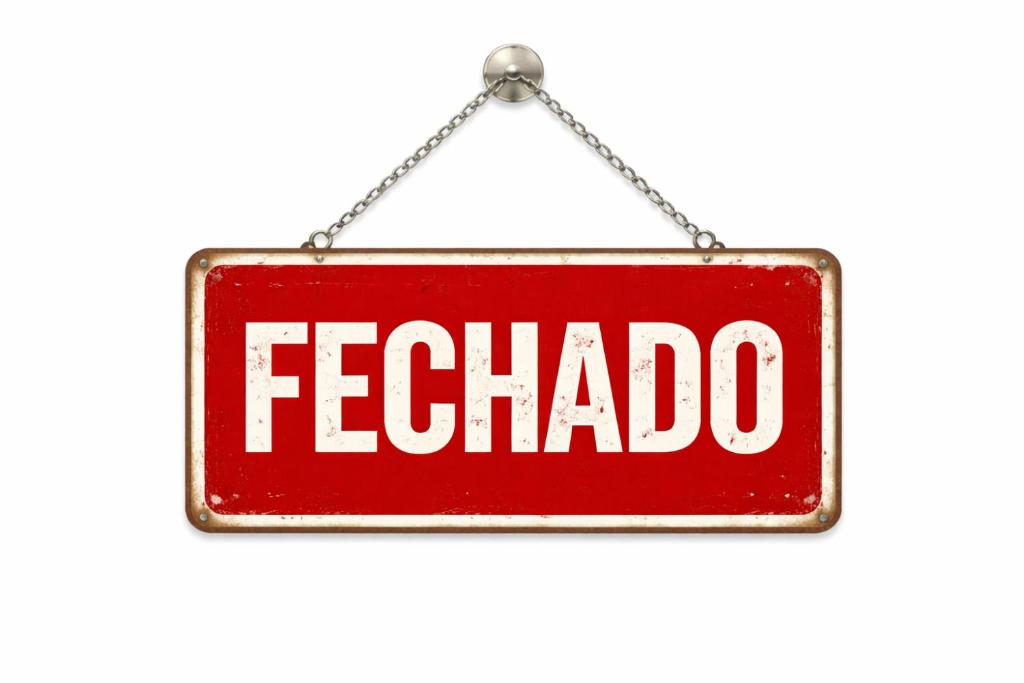un vecchio cartello rosso con la parola felddor di Propriedade Fechada a Lages