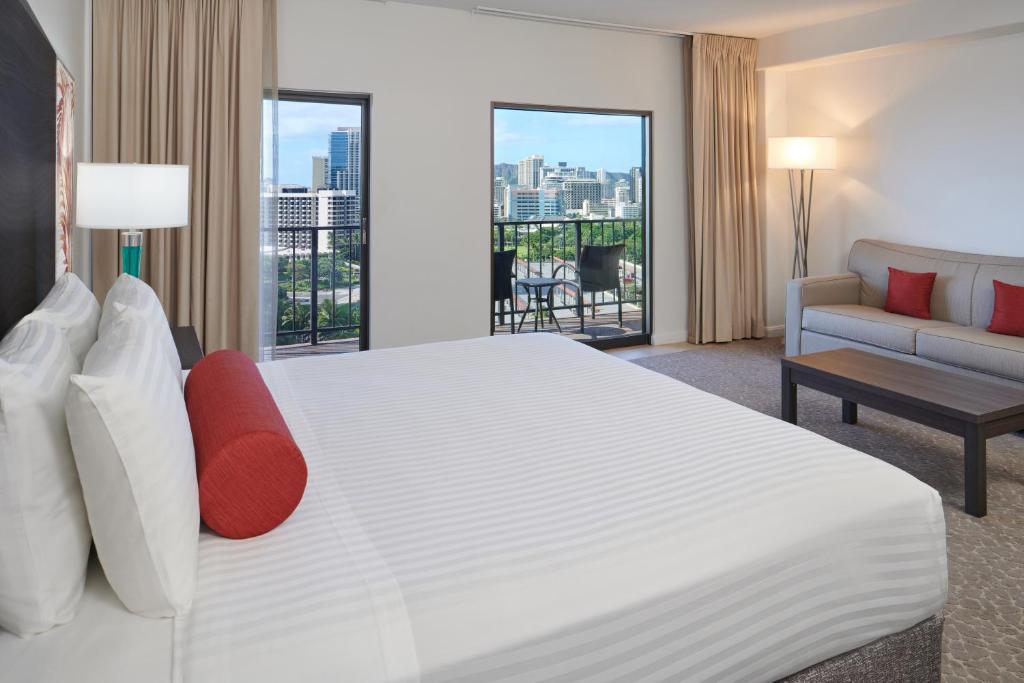 Aqua Palms Waikiki - 