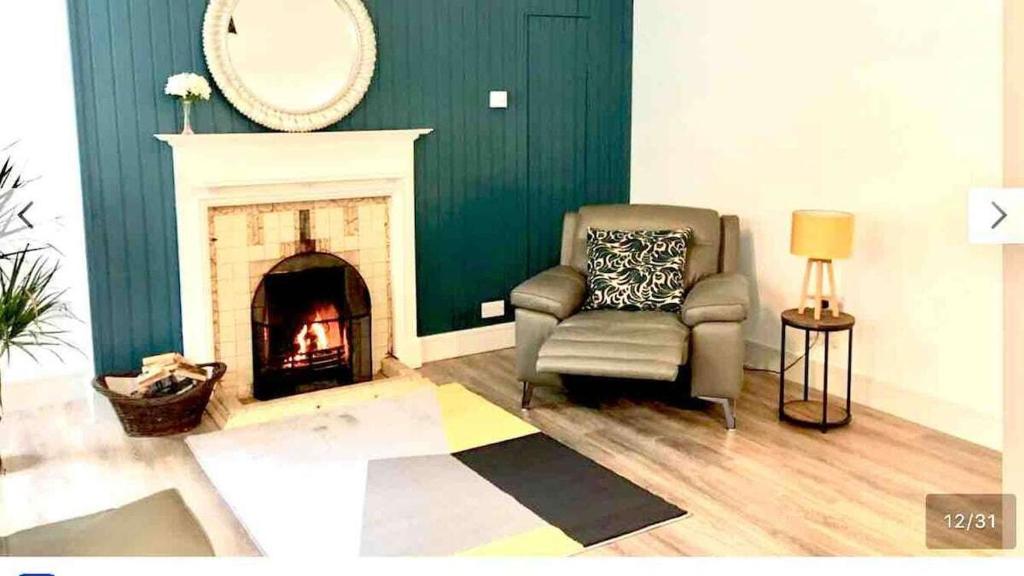 Et opholdsområde på Shangri-La Spacious Family Townhouse large free carpark