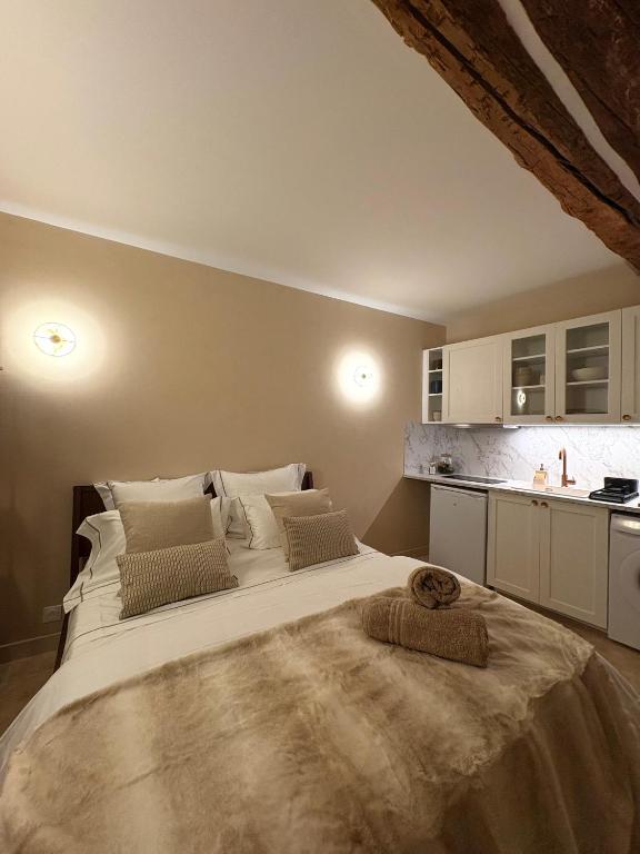 Køkken eller tekøkken på Authentic Provençal Studio