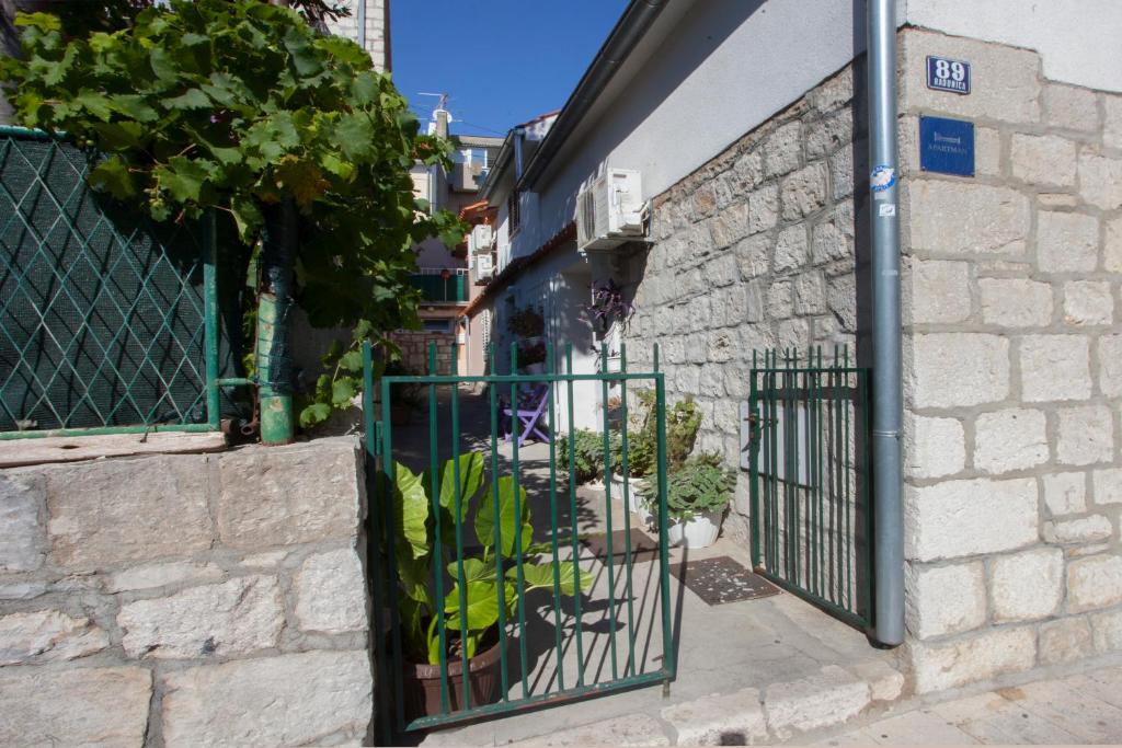Budova, v ktorej sa apartmán nachádza