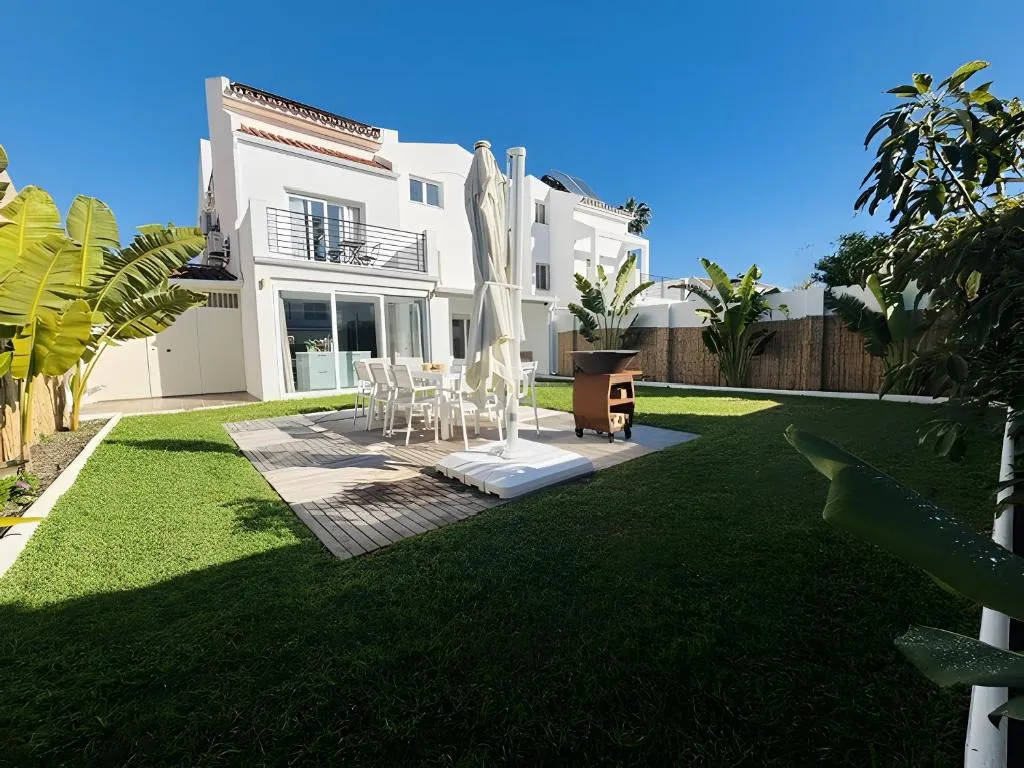 Luxurious And Modern Family Home