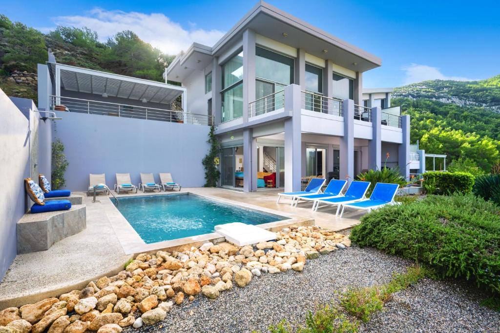 Hồ bơi trong/gần Articiano Villa