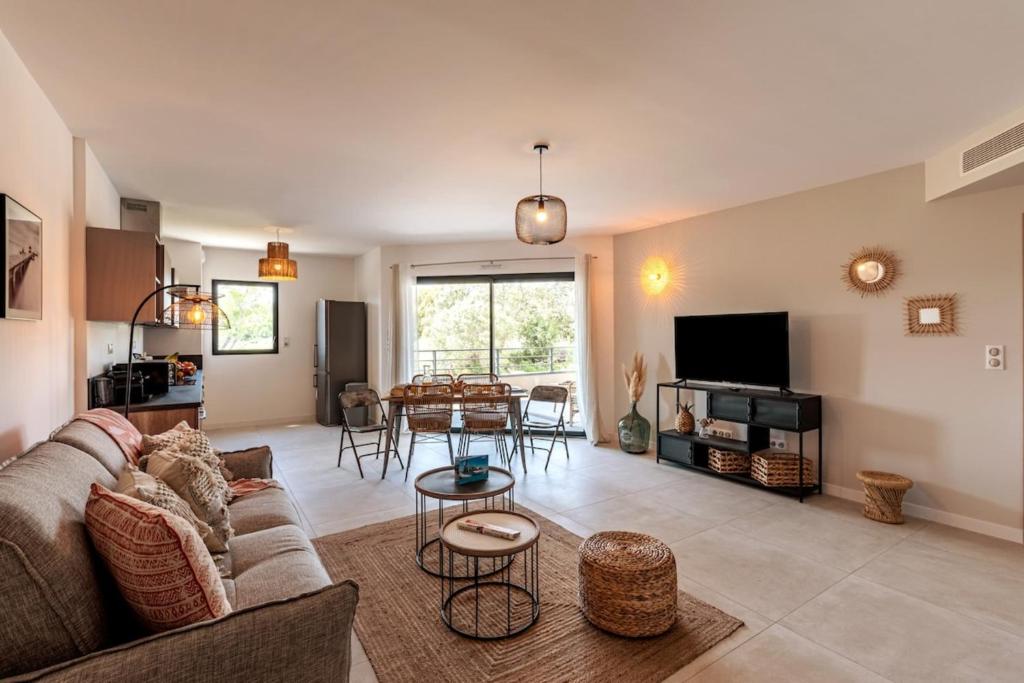 Superb flat with a lovely view of the mountains