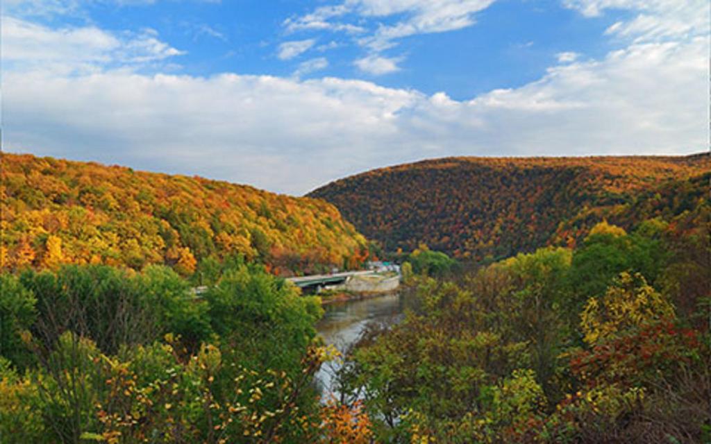 Shawnee Inn and Golf Resort photo
