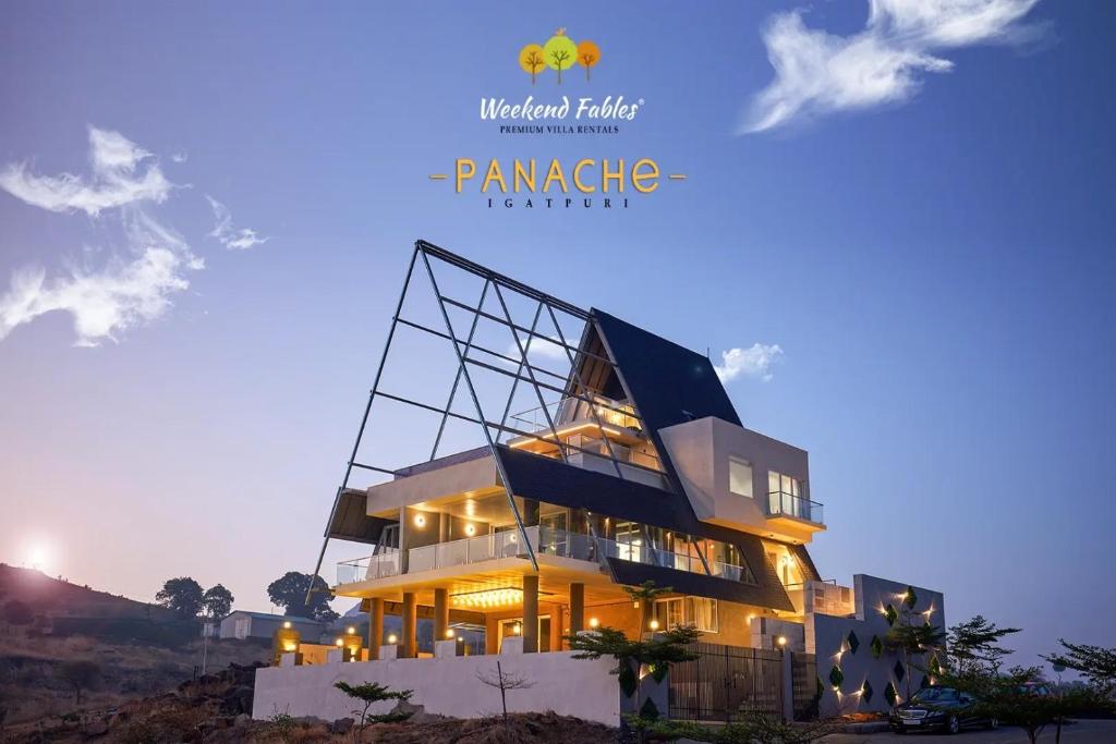 Tòa nhà nơi biệt thự tọa lạc