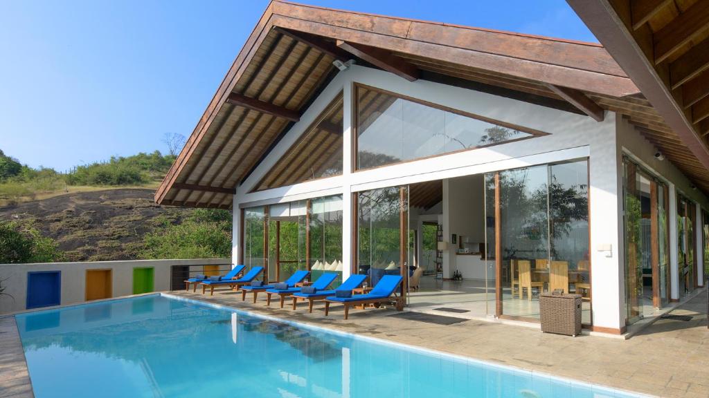 Hồ bơi trong/gần Glasshouse Victoria