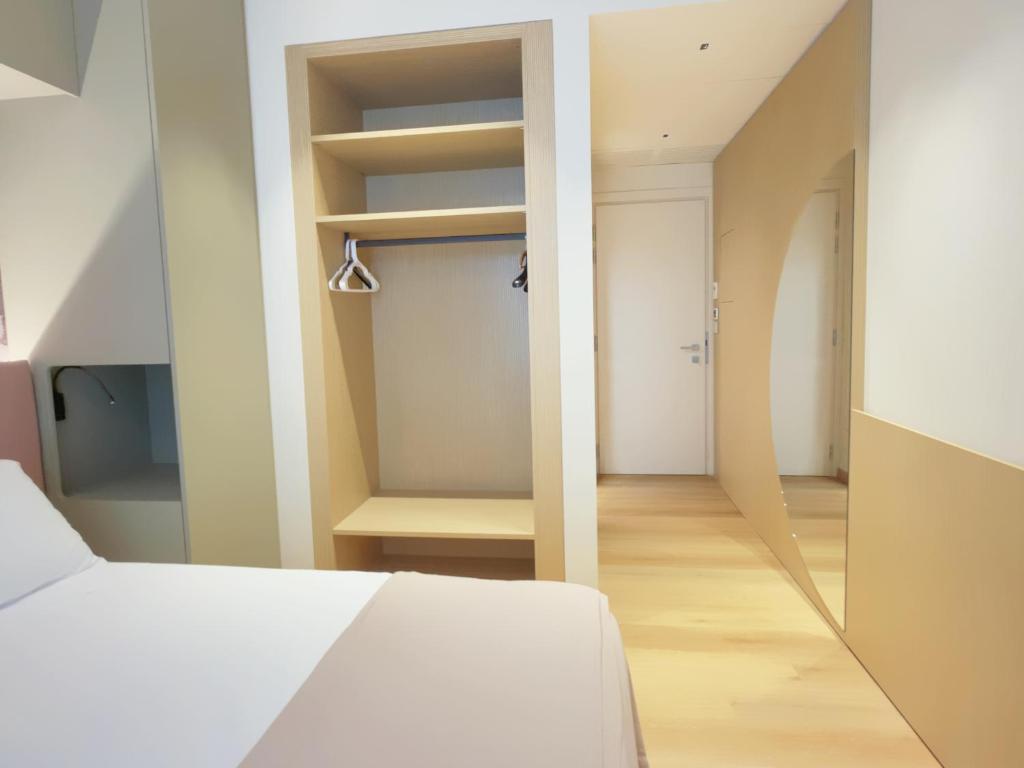 Hotel Continental - Habitación Doble Económica Sin Balcón