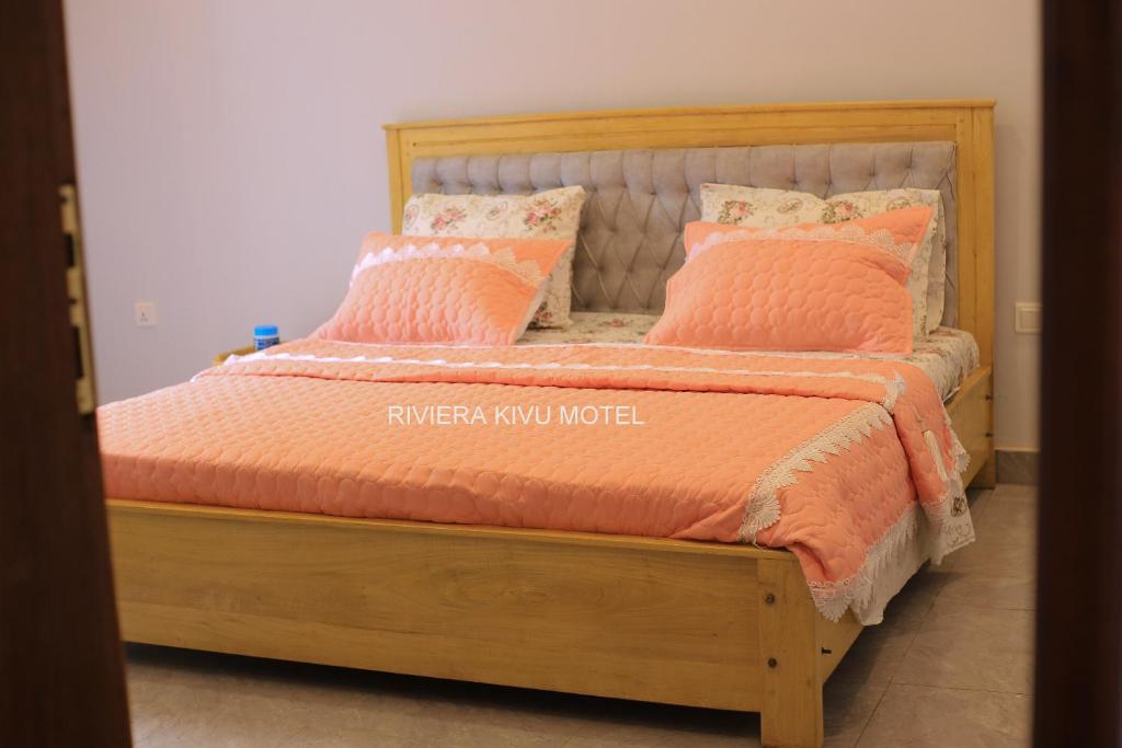 Postel nebo postele na pokoji v ubytování Riviera Kivu Motel
