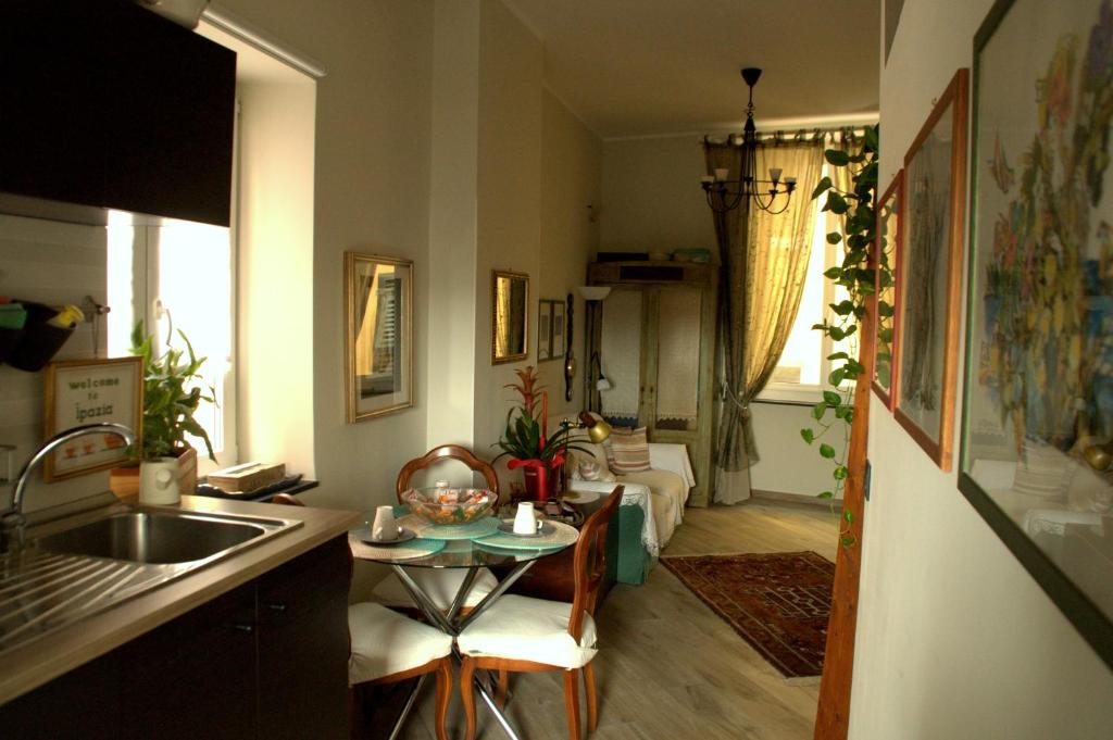 Posedenie v ubytovaní Ipazia House