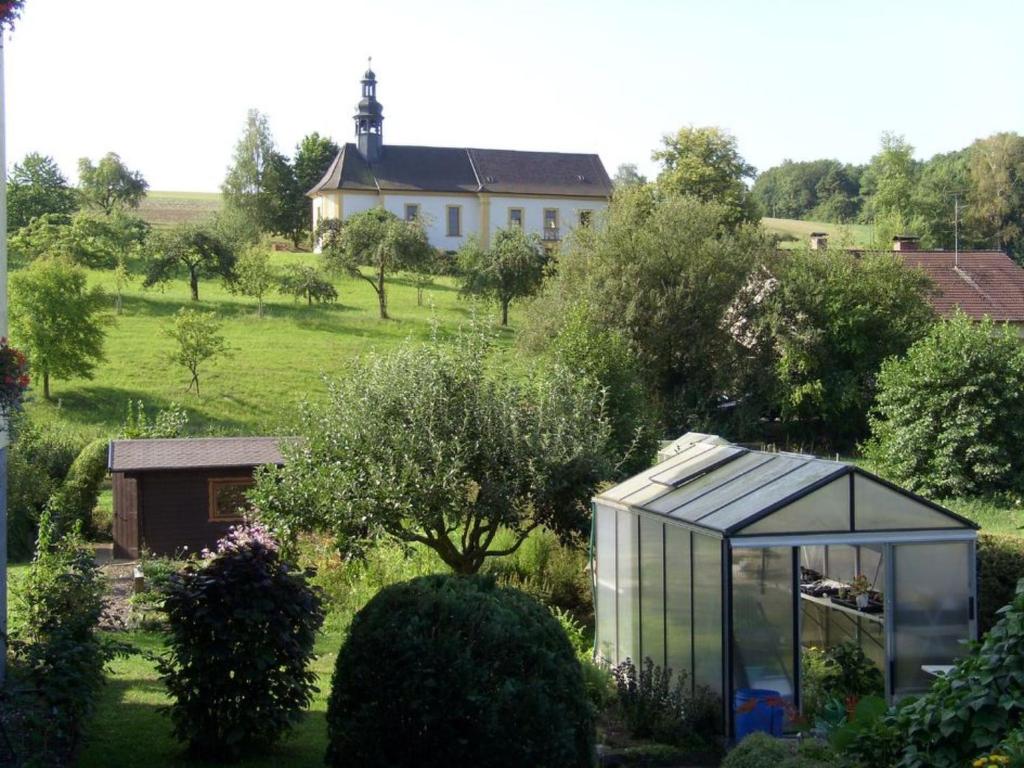 Gallery image of Apartment mit Blick zur Wallfahrtskirche by Interhome in Ebensfeld