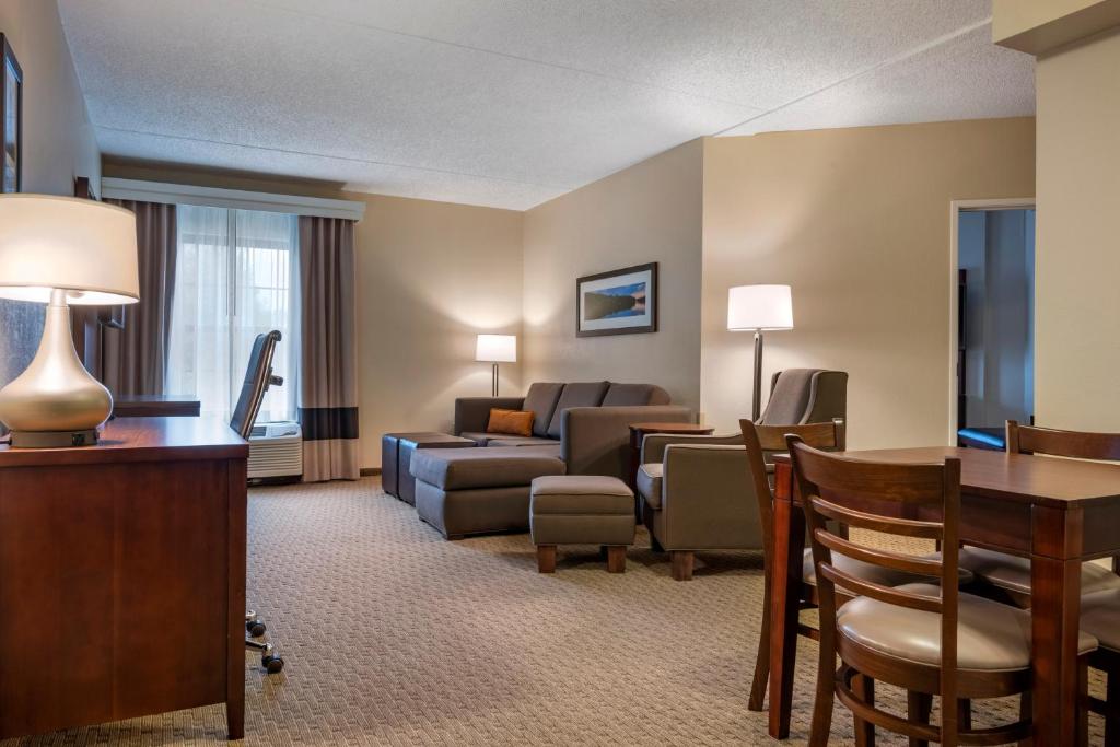 Comfort Suites State College near Penn State - Steps Away from PSU! photo