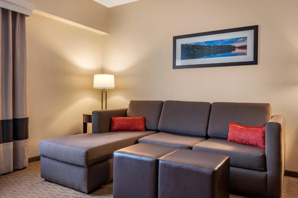Comfort Suites State College near Penn State - Steps Away from PSU! photo