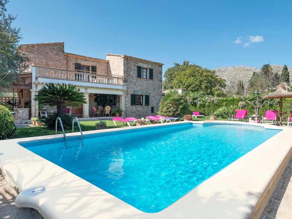 Holiday Home Villa Assumpció in Pollença mit Pool und Grill by Interhome