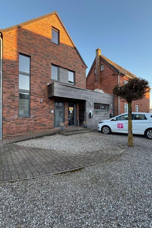 Apartment Apartment im Hotel Insel Pension in Niebüll by Interhome - Housity