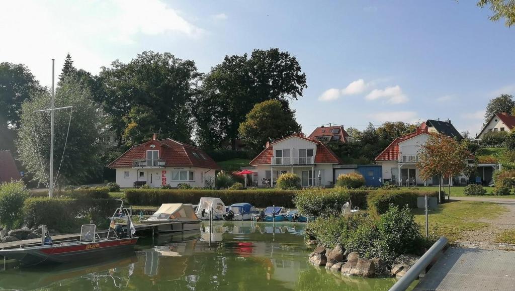 Tòa nhà nơi nhà nghỉ dưỡng tọa lạc