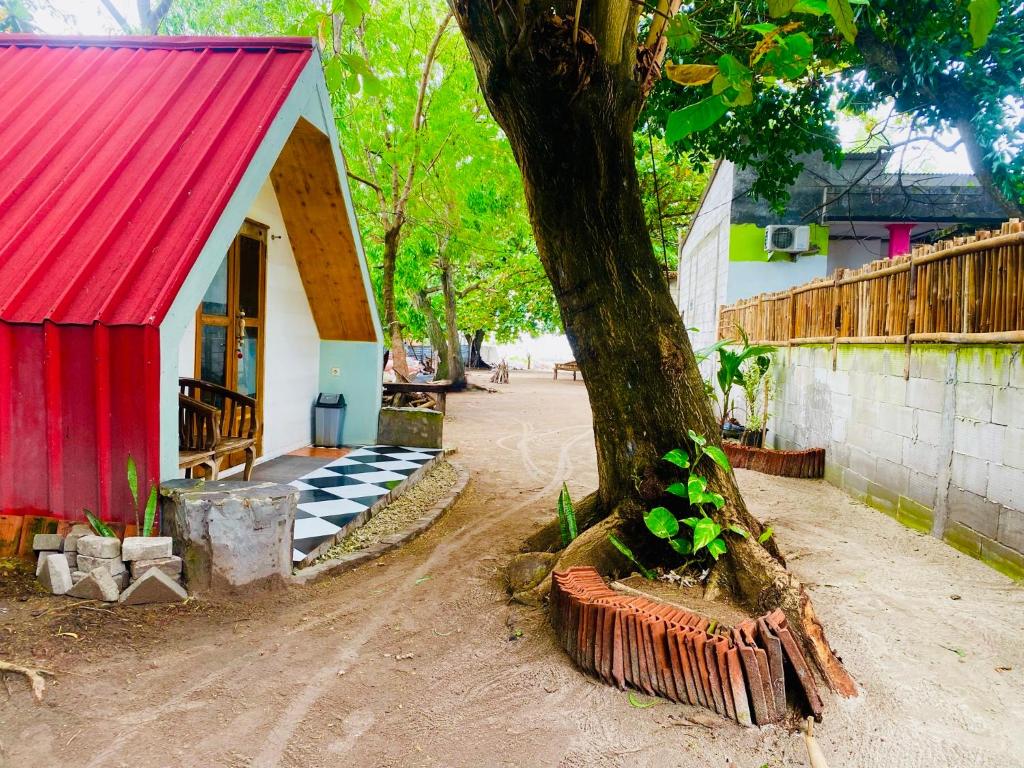 En have udenfor Kabin Sahara