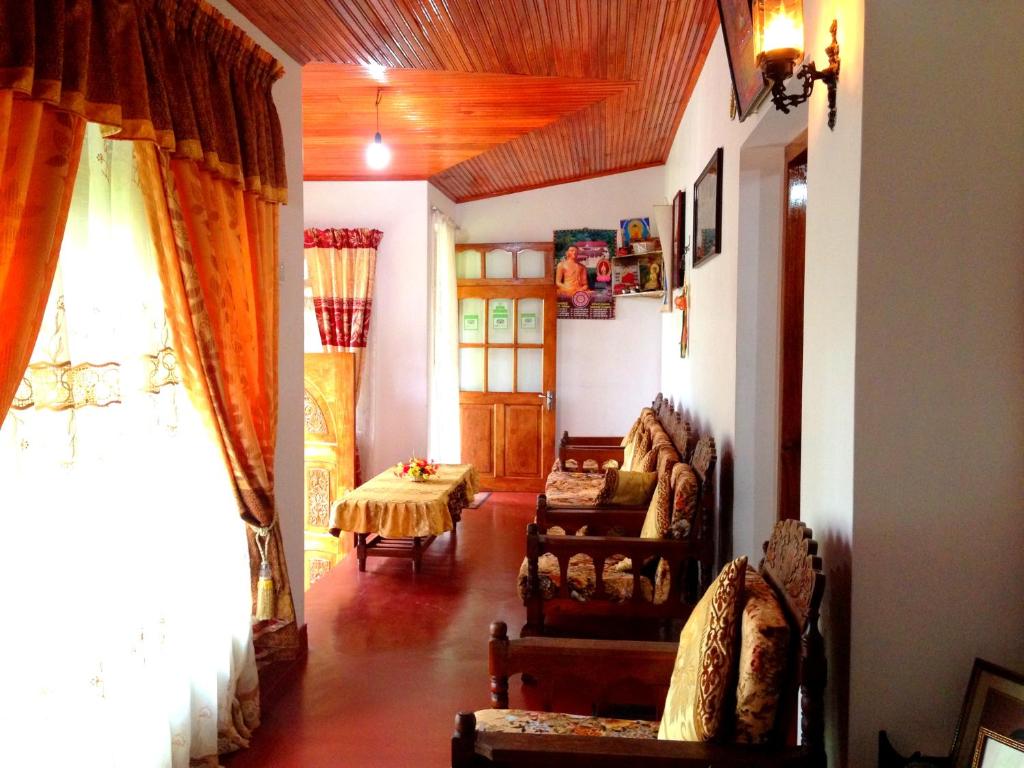 Posezení v ubytování Eeshani Guest Inn