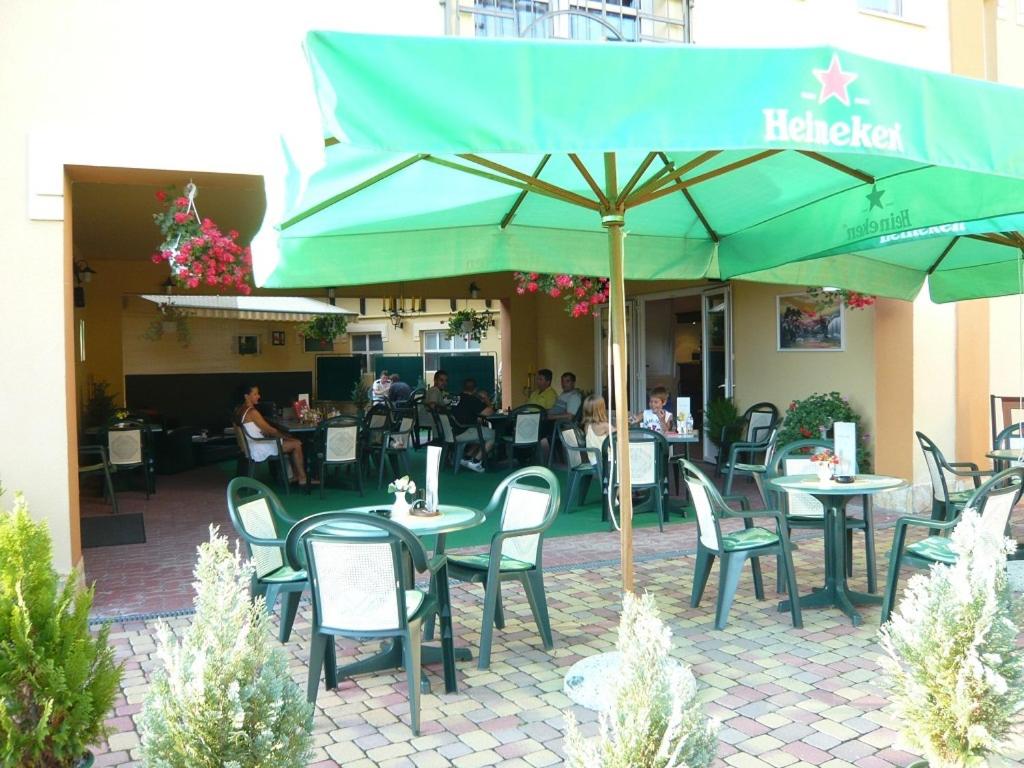 Restaurace v ubytování Hotel Lukács Superior