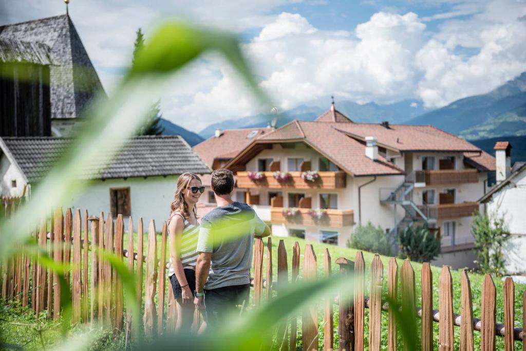 Nespecifikovaný výhled na hory nebo výhled na hory při pohledu z hotelu