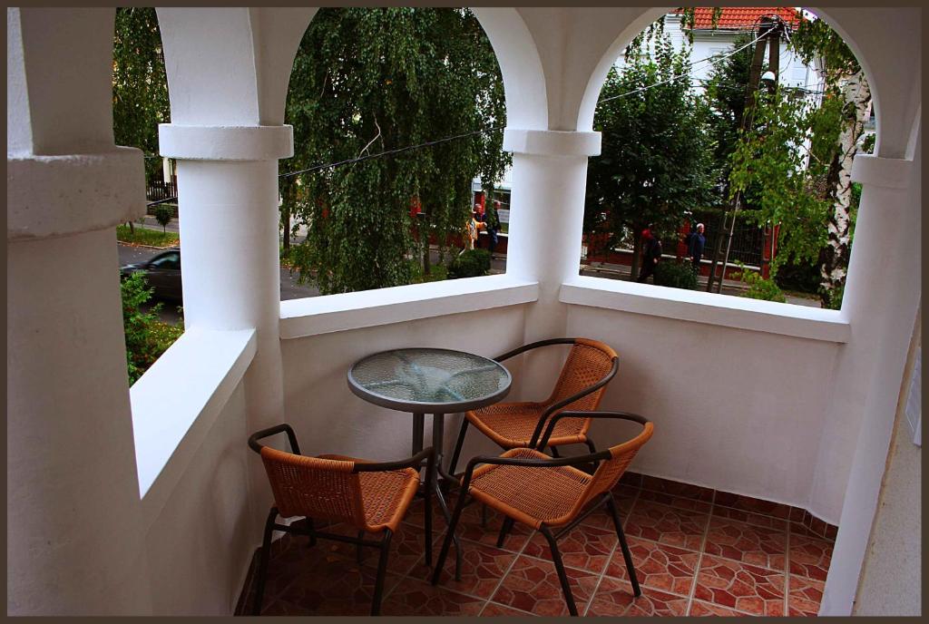 Balkón nebo terasa v ubytování White & Quiet Apartment House
