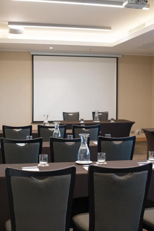 Zona business o sala de conferencias en Mercure Concepcion