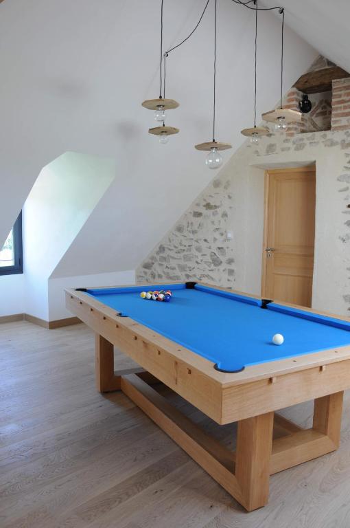 Biliár nebo kulečník v ubytování Le champ Bagnolet