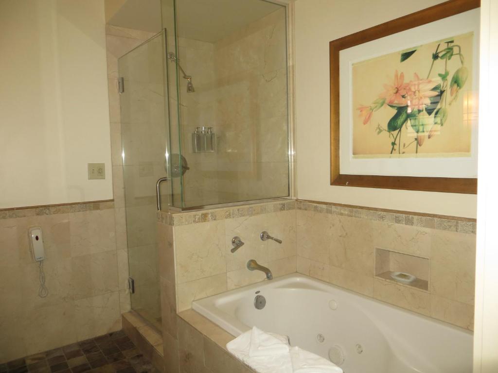 Tradewinds Carmel - 