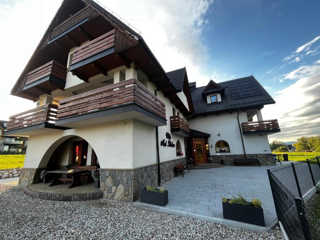 Budova, kde se vila nachází