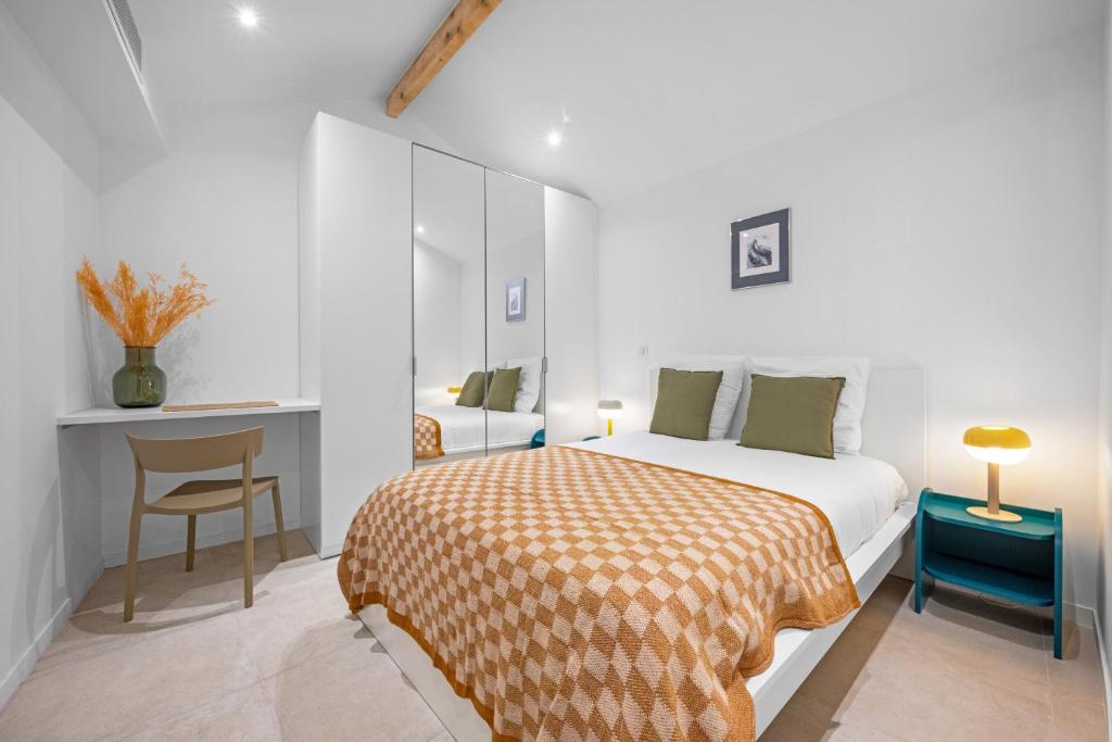 Charmant deux pièces rénové au coeur de la vieille ville AC