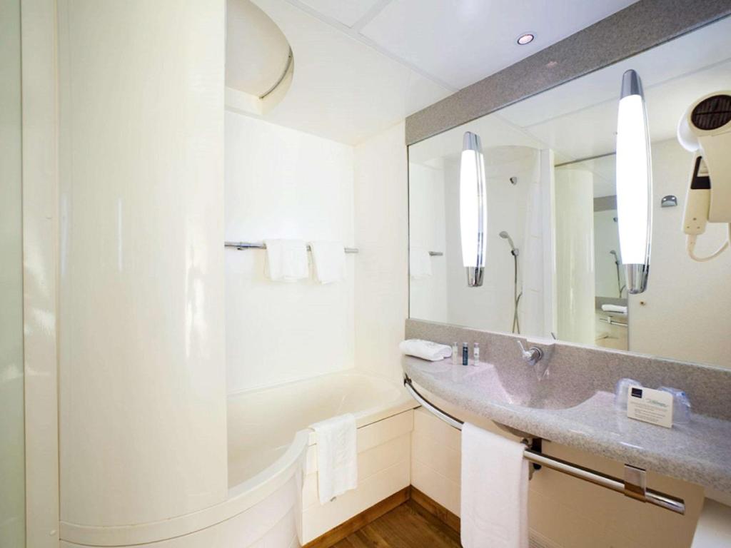 Novotel Marseille Est Porte d'Aubagne - Superior Triple Room