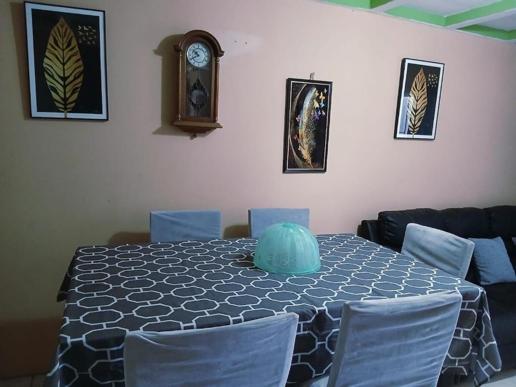 Afbeelding uit fotogalerij van Portmore House in Passage Fort