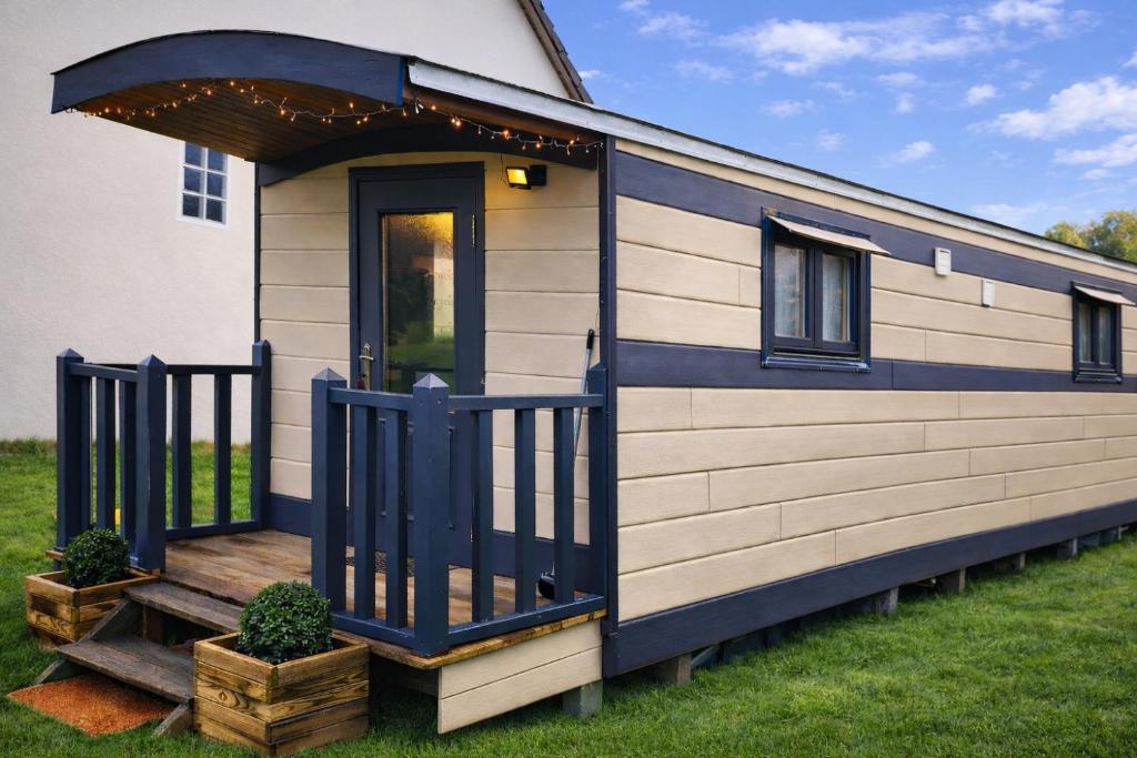 Budova, kde se the luxury tent nachází