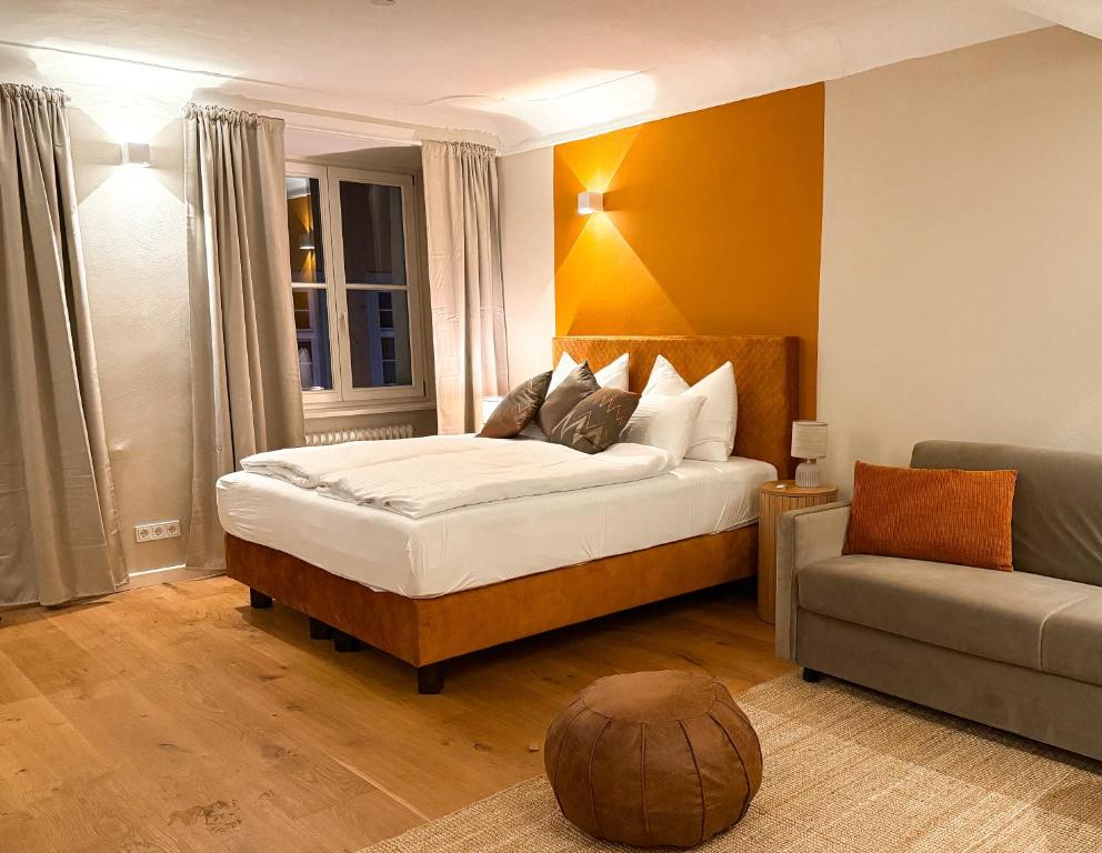 Postel nebo postele na pokoji v ubytování NEU! 90 qm Altstadt Loft - Beste Lage in Passau - Arbeitsplatz - Fitness - Luxus Hotelbetten